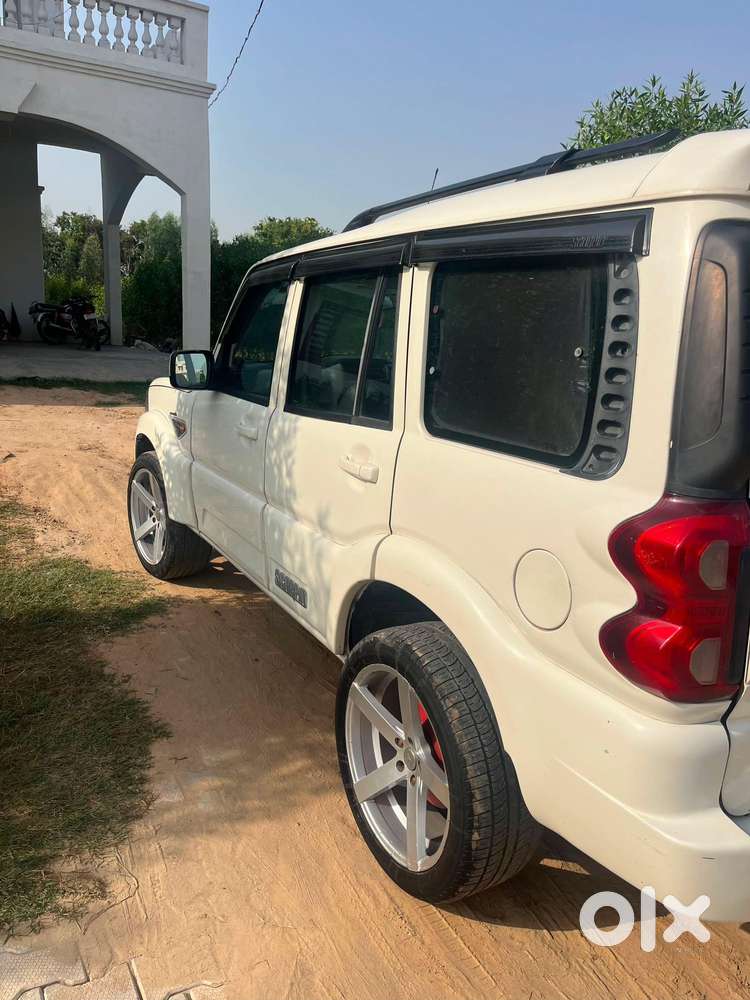 Mahindra Scorpio, 2015, Diesel