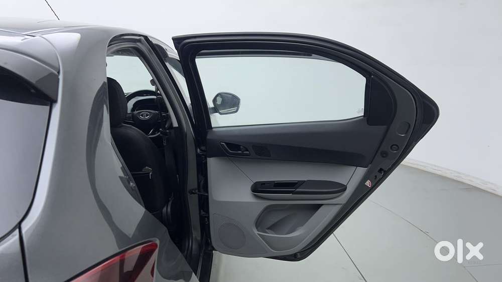 Tata Tiago 1.2 Revotron Xt Option, 2023, Petrol