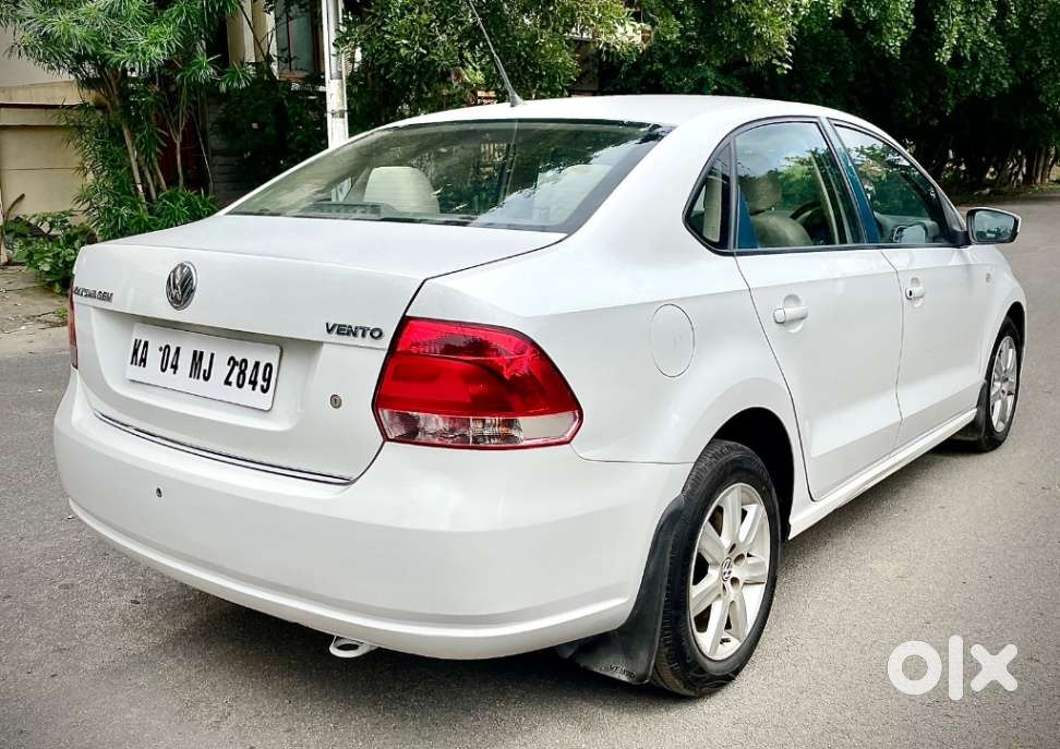 Volkswagen Vento 2010-2013 Petrol Highline, 2011, Petrol