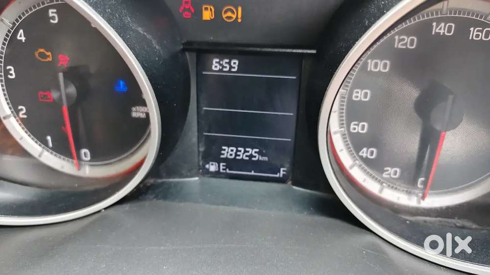 Maruti Suzuki Swift 2022 Vxi Abs Vi