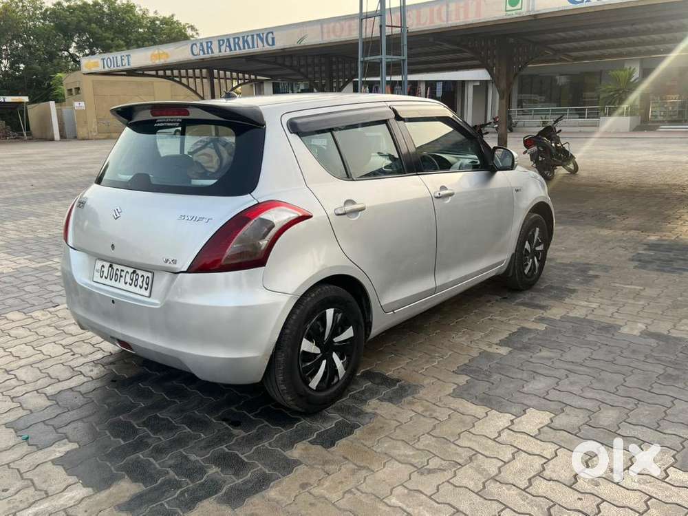 Maruti Suzuki Swift 2012 Cng & Hybrids 76000 Km Driven