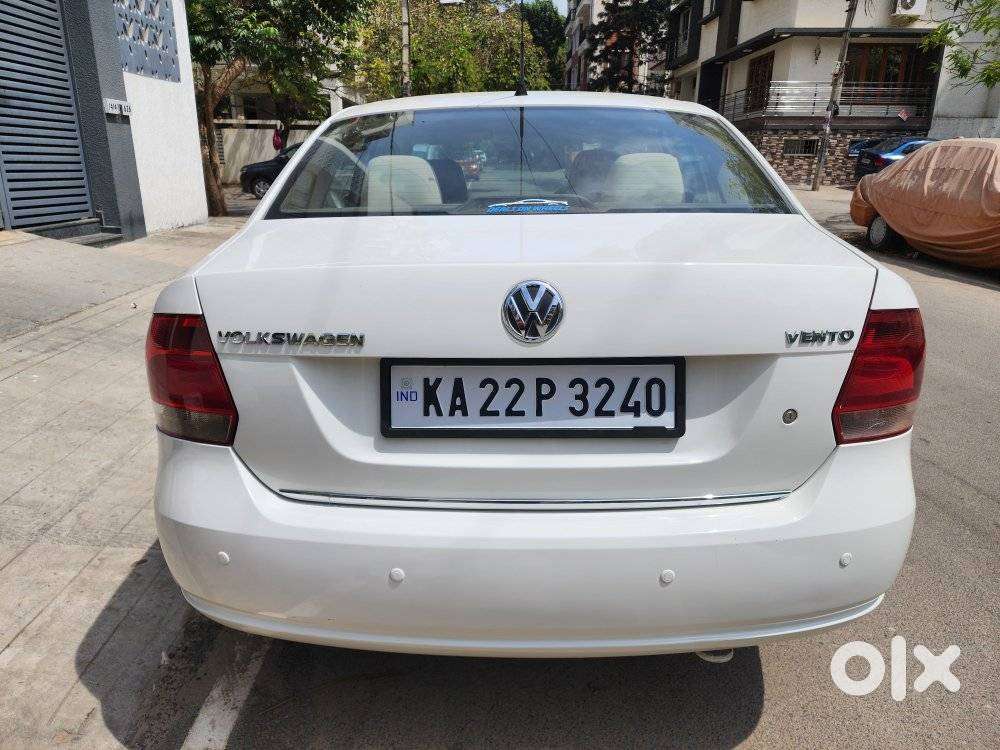 Volkswagen Vento 2010-2013 Petrol Highline, 2011, Petrol