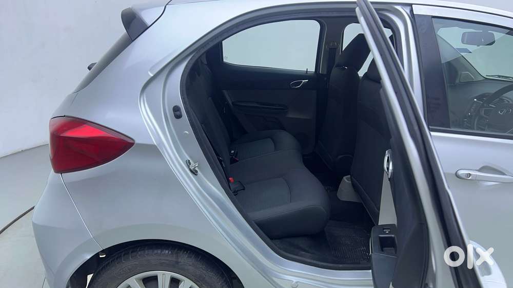 Tata Tiago Xza, 2017, Petrol