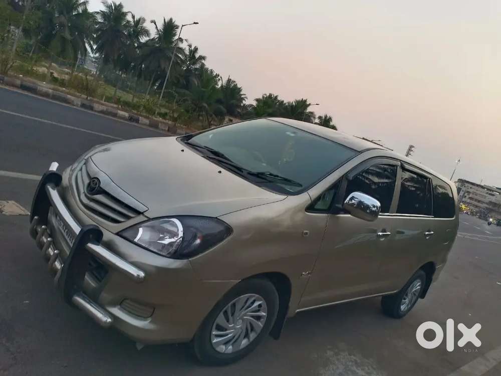 Toyota Innova 2010