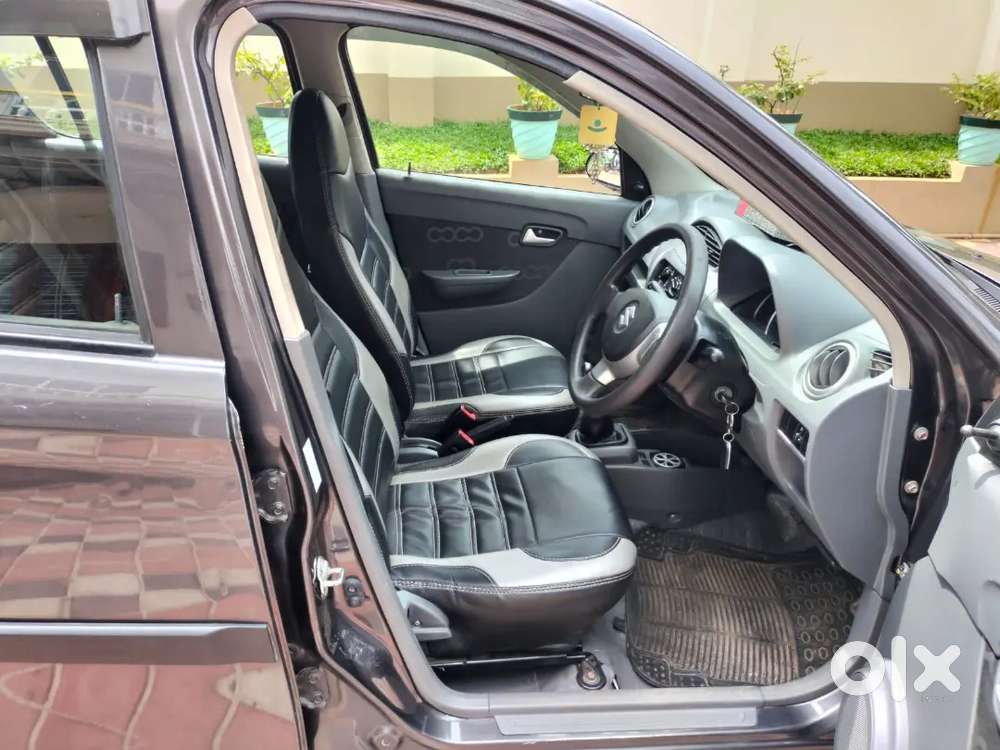 Maruthi Suzuki Alto 800
2014 Reg 
1.05 Km Driving 
New Tire
Self Use