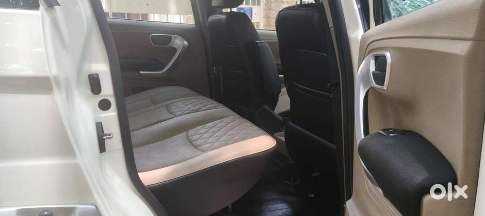 Mahindra Tuv 300 T10, 2018, Diesel