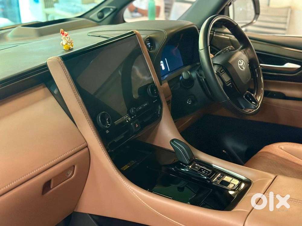 Toyota Vellfire Vip – Executive Lounge, 2024, Petrol