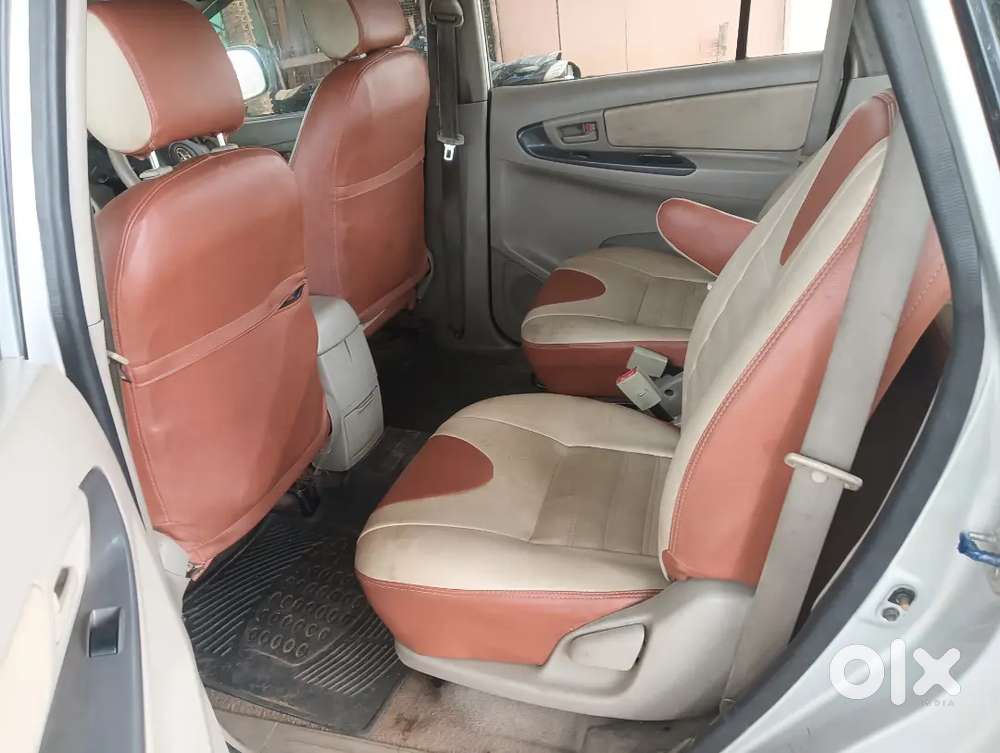 Toyota Innova 2010