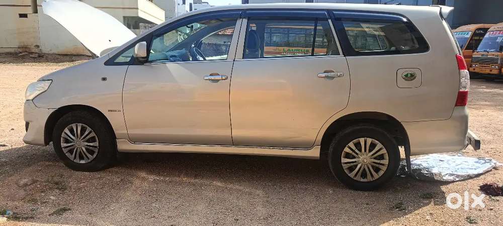 Toyota Innova 2013 Diesel 240000 Km Driven