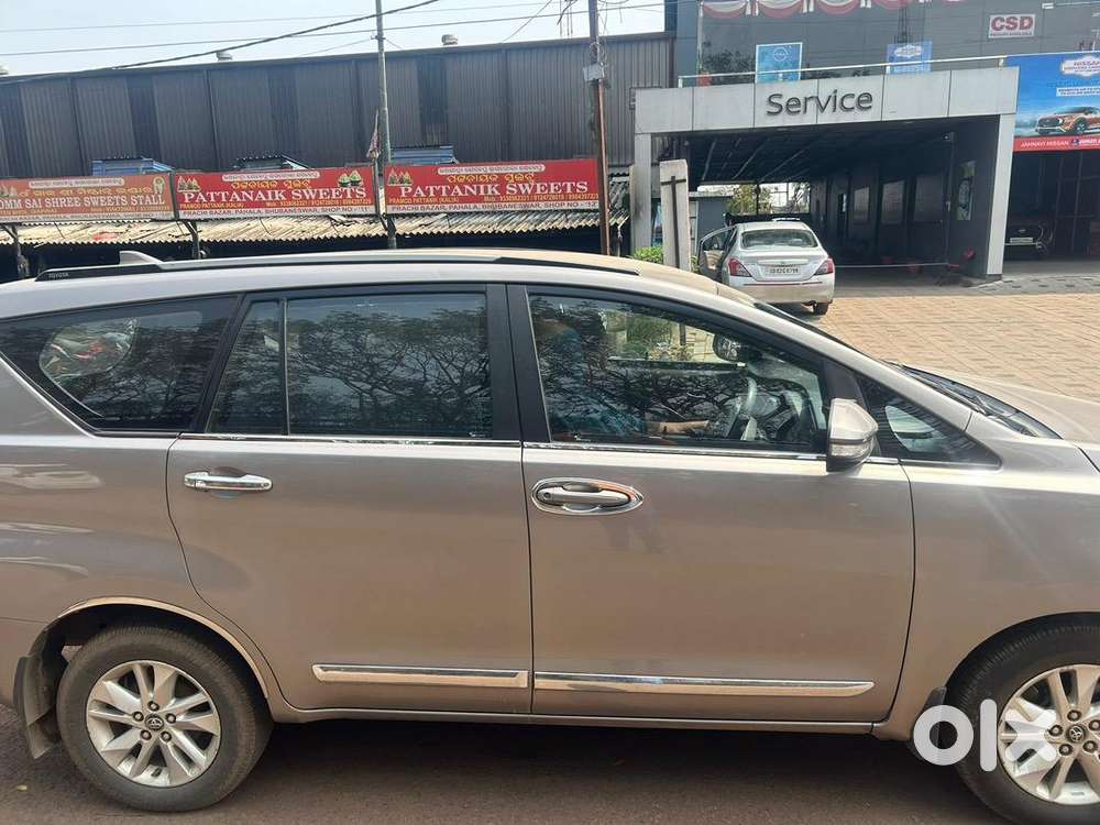 Toyota Innova Crysta 2017 Diesel Well Maintained