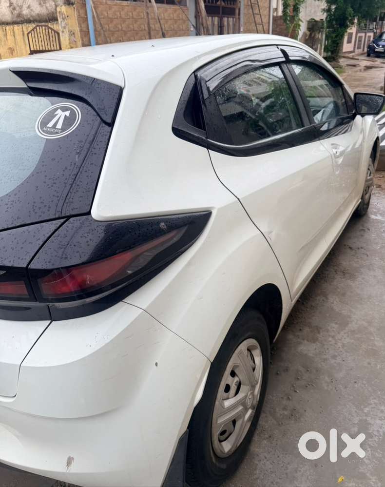 Tata Altroz Petrol 2021
