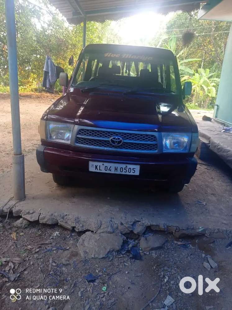 Toyota Qualis 2000