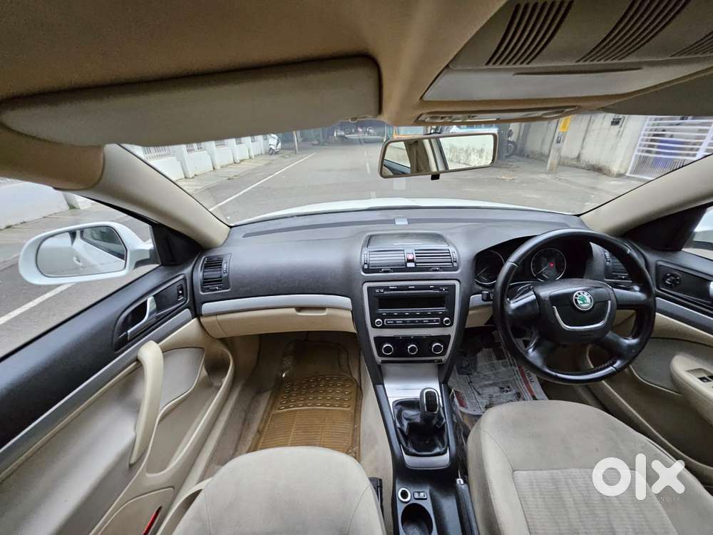 Skoda Laura 1.8 Tsi Ambiente, 2012, Petrol