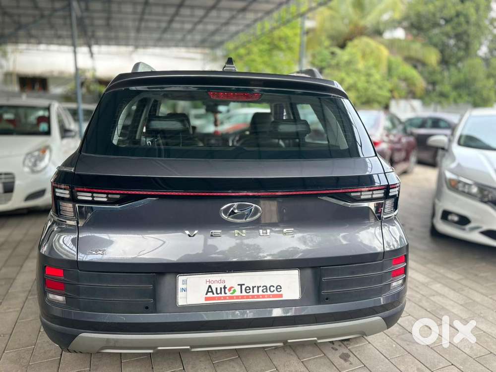 Hyundai Venue Sx 1.2 Mt Knight Edition, 2022, Petrol
