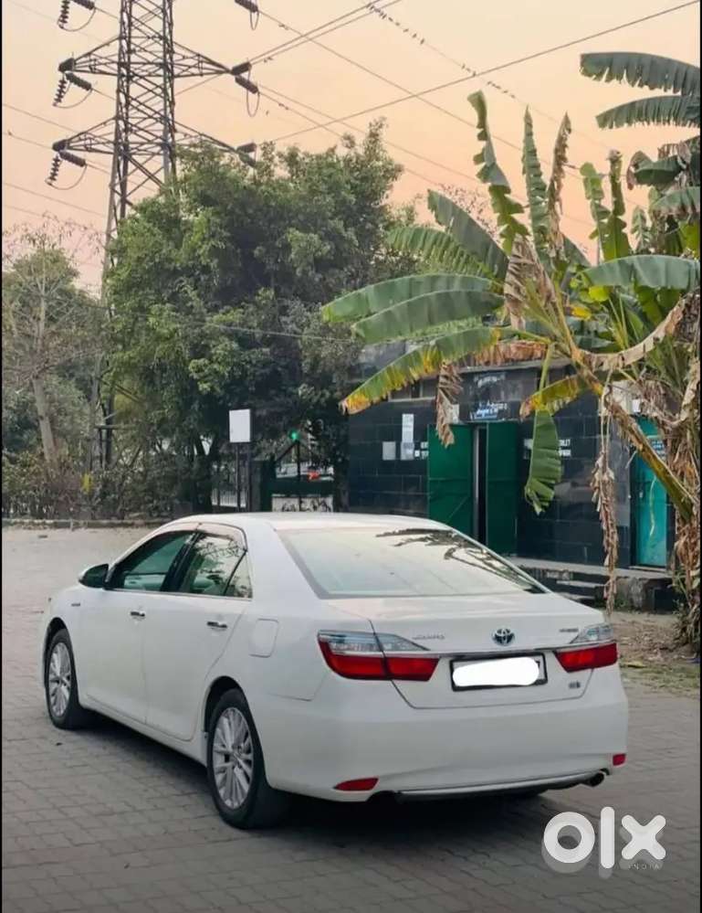 Toyota Camry Hybrid 2015