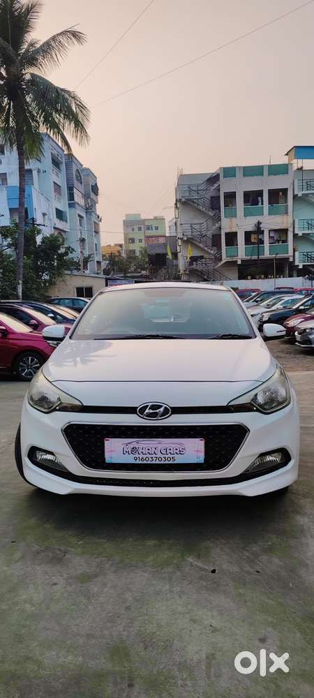 Hyundai Elite I20 Sportz (o) 1.4, 2015, Petrol