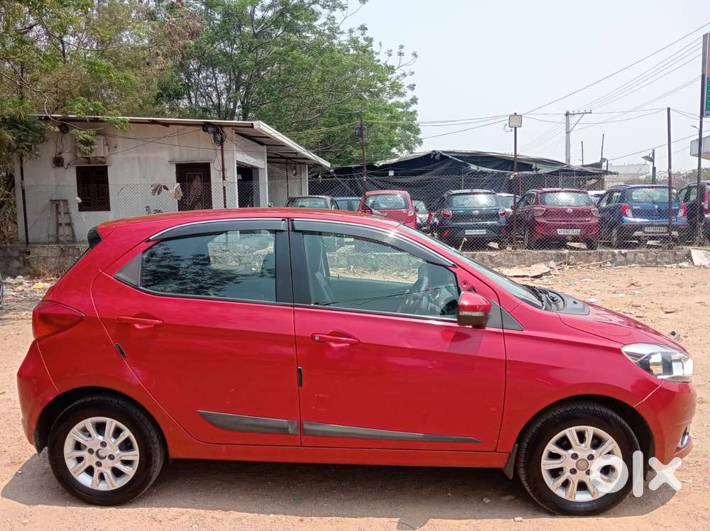 Tata Tiago 1.2 Revotron Xza, 2018, Petrol