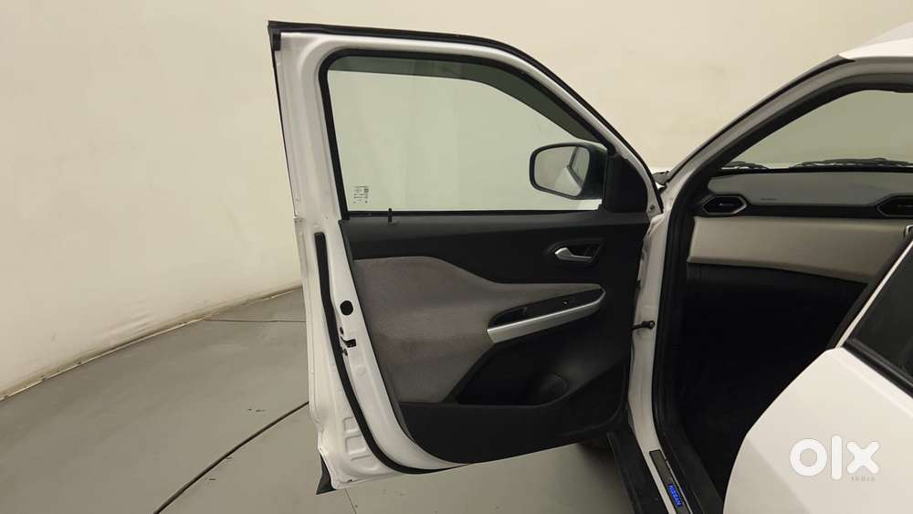 Nissan Magnite 1.0 Xv, 2022, Petrol