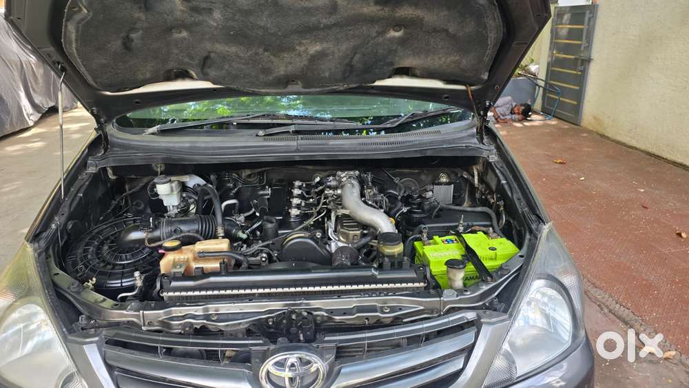 Toyota Innova 2.5 G (diesel) 7 Seater Bs Iv, 2011, Diesel