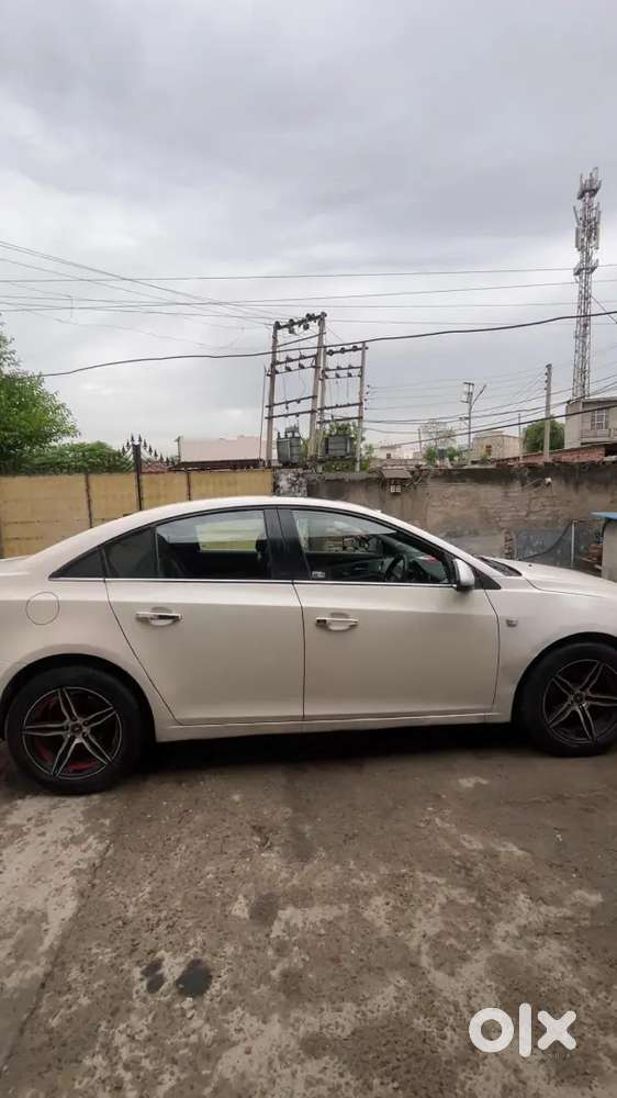 Chevrolet Cruze 2011 Diesel 125000 Km Driven