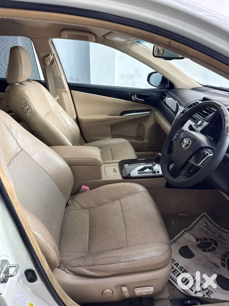 Toyota Camry Hybrid 2014 Automatic Well Maintained