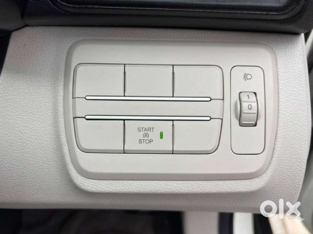 Mahindra Xuv300 W4, 2022, Petrol