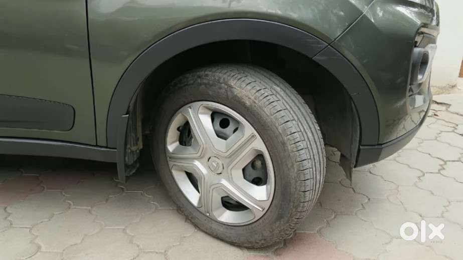 Tata Nexon, 2023, Petrol