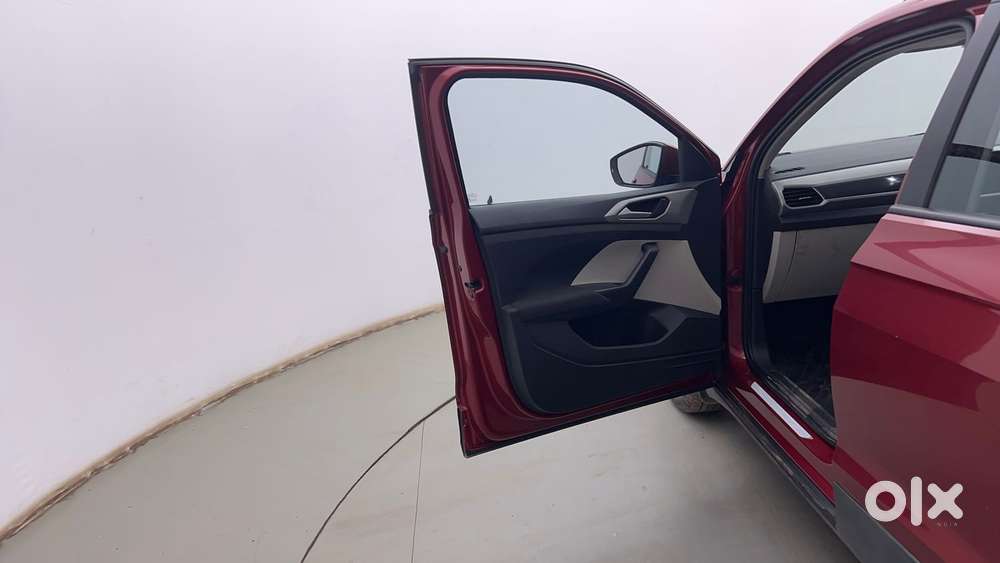 Volkswagen Taigun 1.0 Tsi Highline At, 2022, Petrol