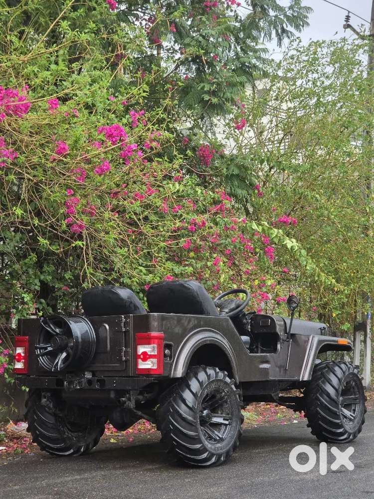 Mahindra Jeep Classic 1983