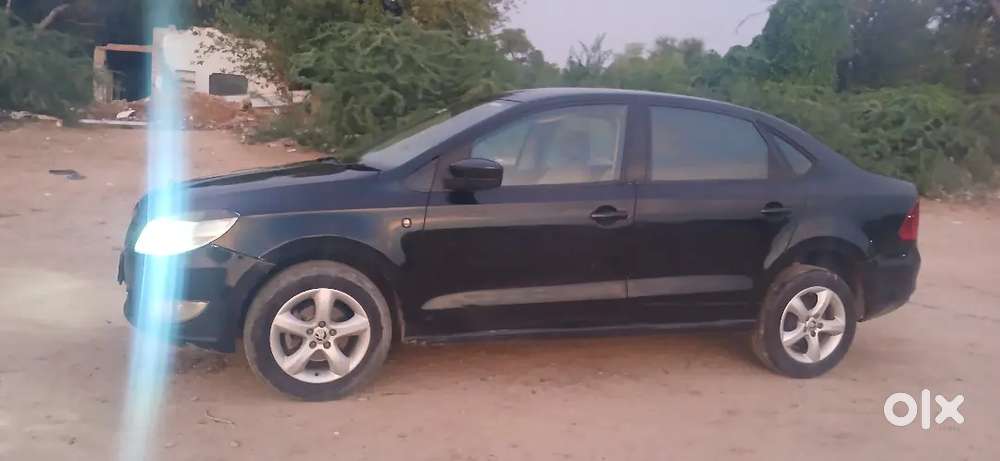 Skoda Rapid 1.6 Tdi Elegance Plus 2014  Diesel Manualwell Maintained