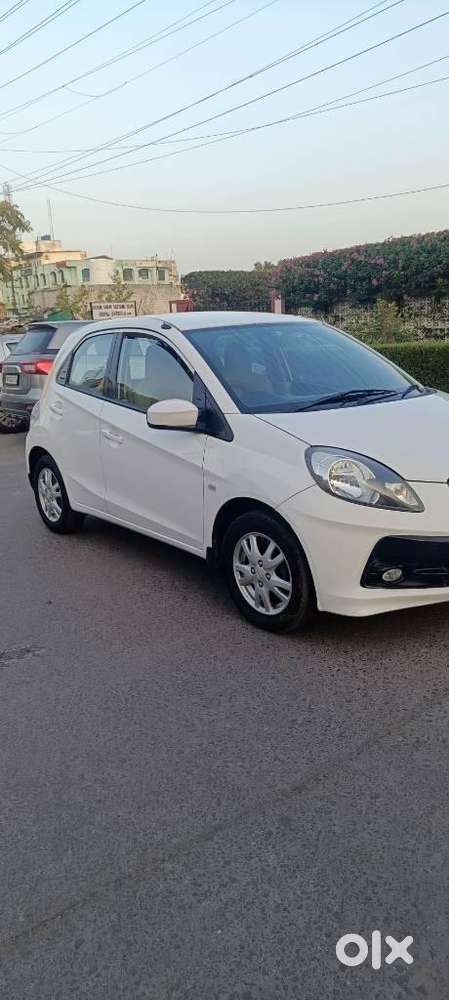 Honda Brio V Automatic, 2013, Petrol