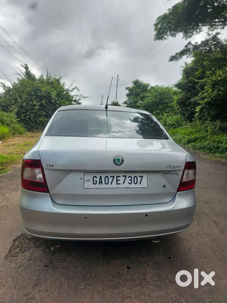 Skoda Rapid Elegance 2012
