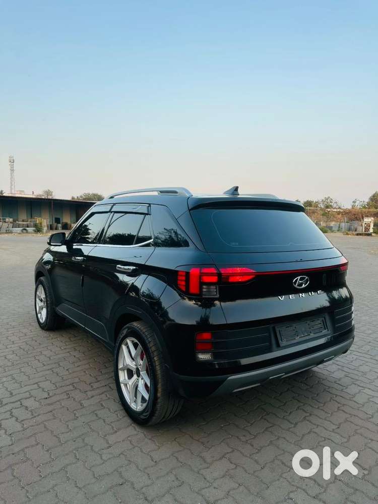 Hyundai Venue 2024 Diesel 60000 Km Driven