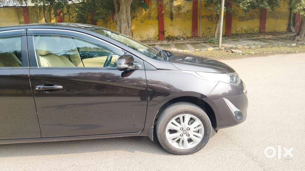 Toyota Yaris V Cvt, 2019, Petrol