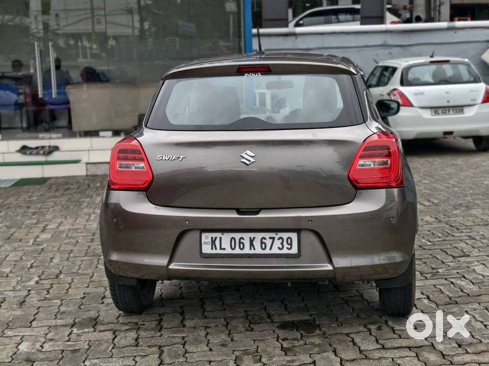 Maruti Suzuki Swift Vxi + Manual, 2022, Petrol