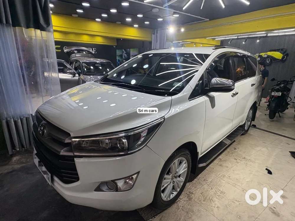 Toyota Innova Crysta 2.8 Zx At 7 Seater, 2017, Diesel