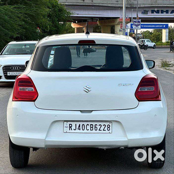 Maruti Suzuki Swift Vxi + Manual, 2024, Petrol