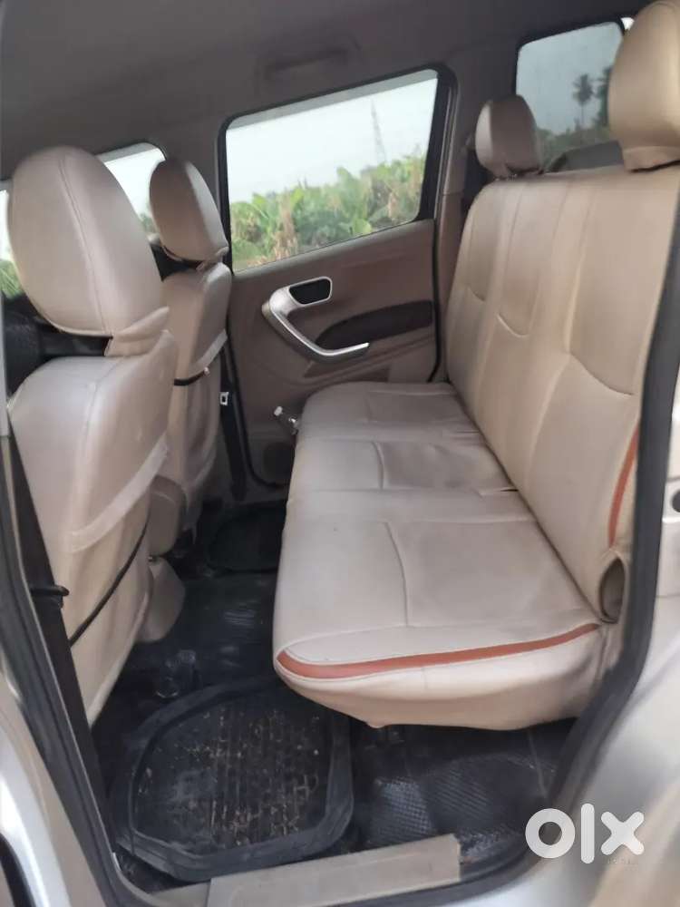 Mahindra Tuv 300 T 8