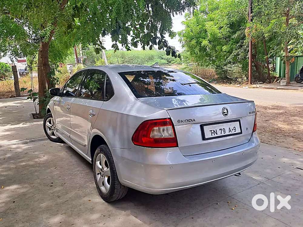Skoda Rapid Elegance 2014 Diesel Manual