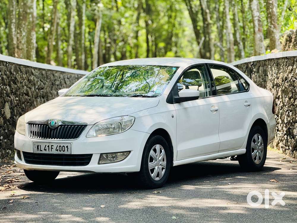 Skoda Rapid 1.6 Mpi At Elegance Plus, 2012, Petrol