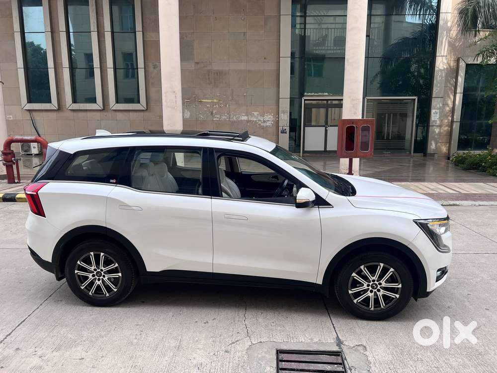 Mahindra Xuv700 2.0 Ax 7 Petrol Mt Str, 2022, Petrol