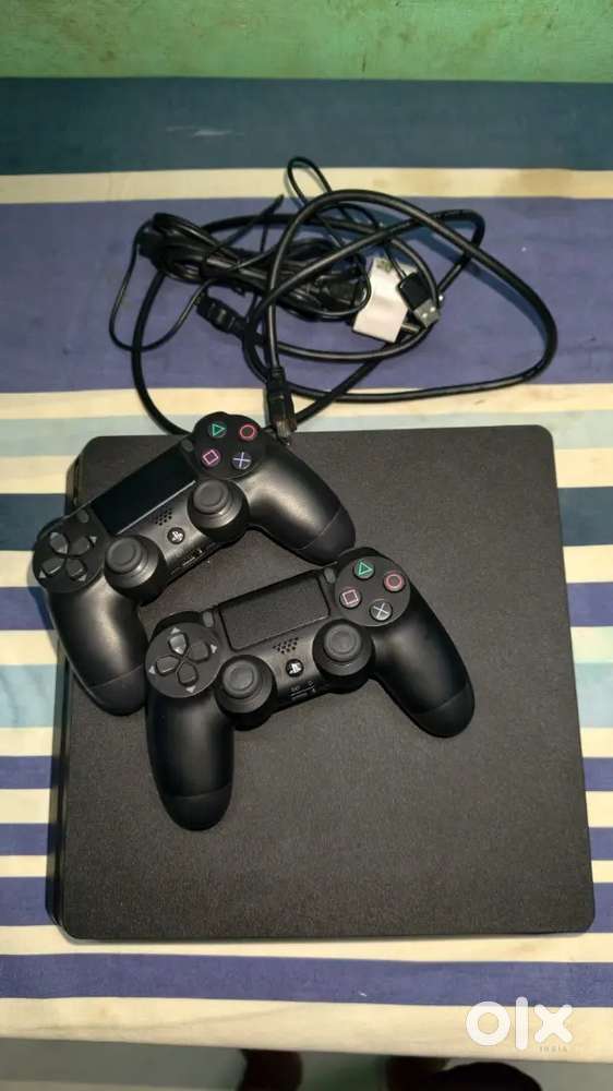 PS4 512GB two joystick