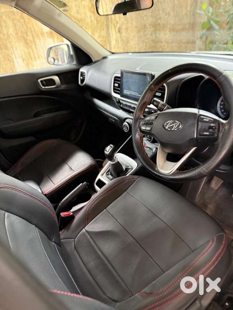 Hyundai Venue 2020 Diesel 80000 Km Driven