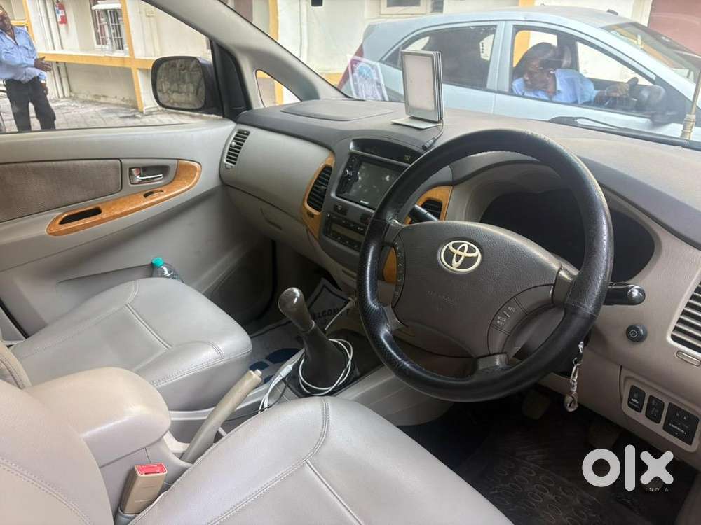 Toyota Innova 2010 Diesel 212000 Km Driven