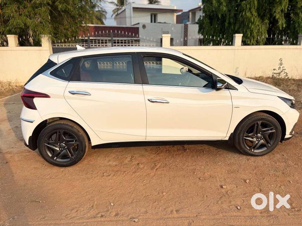 Hyundai I20 Sportz 1.2 Ivt, 2023, Petrol