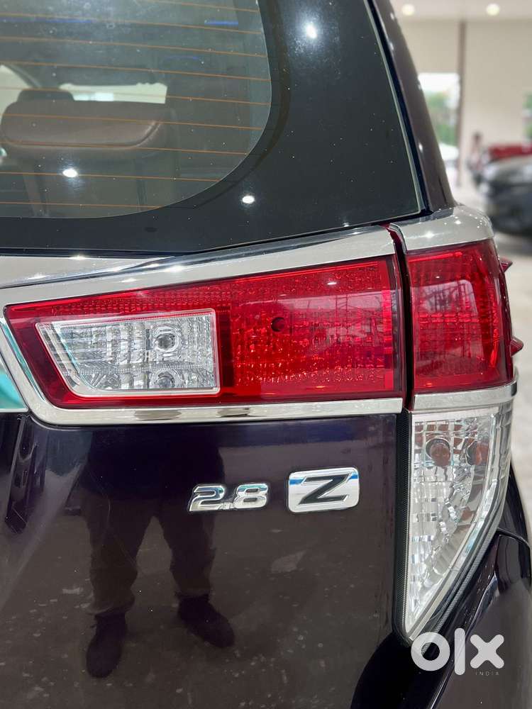 Toyota Innova Crysta 2.8 Zx At 7 Seater, 2017, Diesel