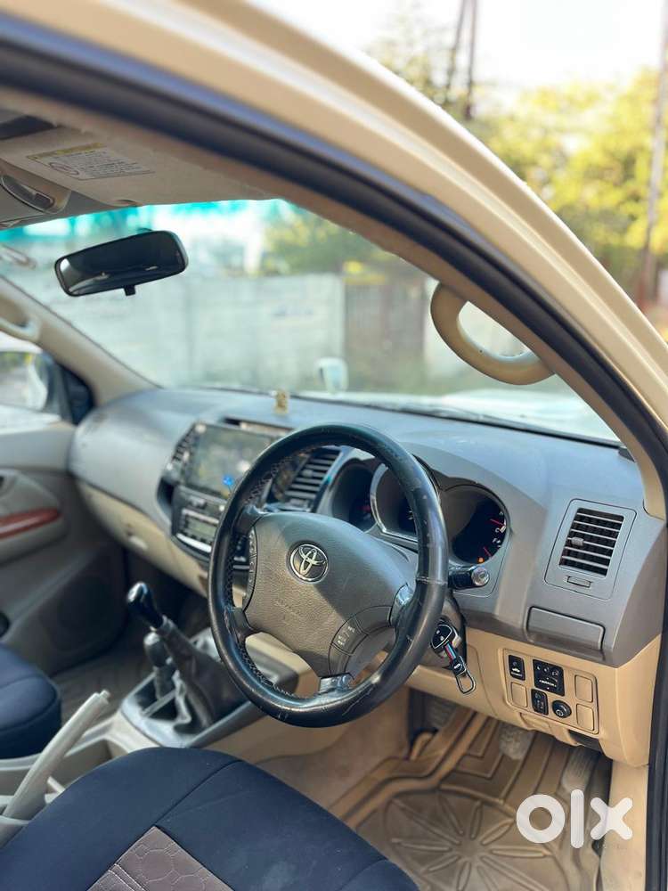 Toyota Fortuner 3.0 4x4 Manual, 2011, Diesel