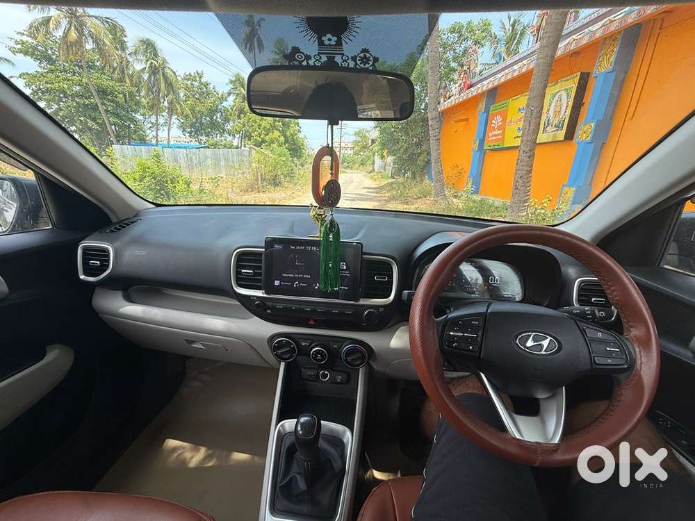 Hyundai Venue Petrol 2024