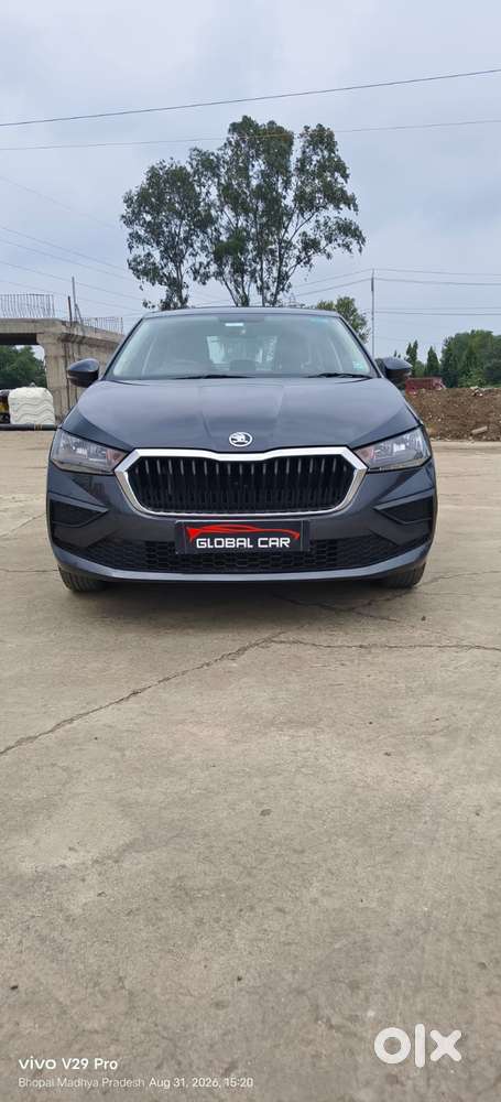Skoda Slavia, 2023, Petrol