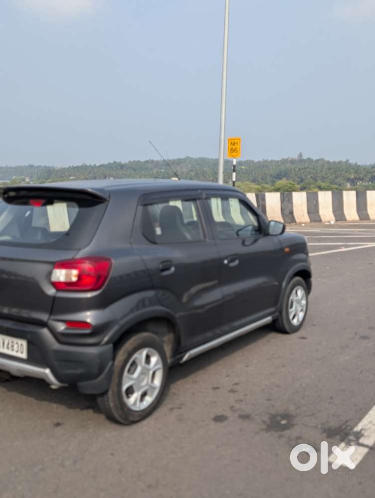 Maruti Suzuki S-presso Vxi, 2022, Petrol